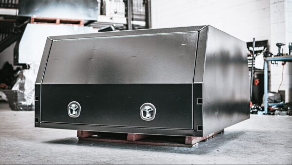 1400mm aluminium black canopy 2 door