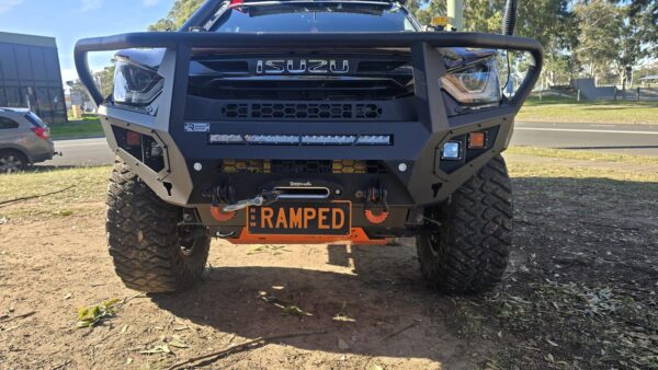 ramped up facelift 2024+ isuzu d max hooped front bull bar ( matte black)