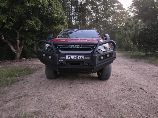 ramped up facelift 2024+ isuzu d max hooped front bull bar ( matte black)