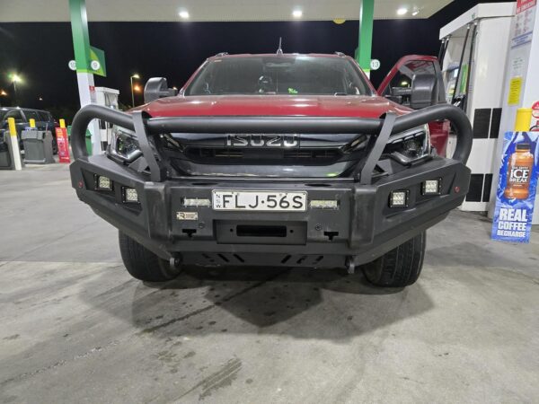 ramped up facelift 2024+ isuzu d max hooped front bull bar ( matte black)