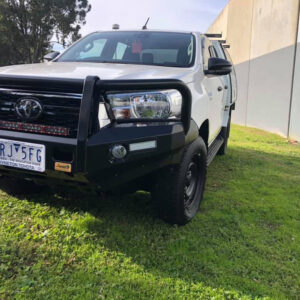 jungle 4x4 bull bar toyota hilux rogue front 2018+