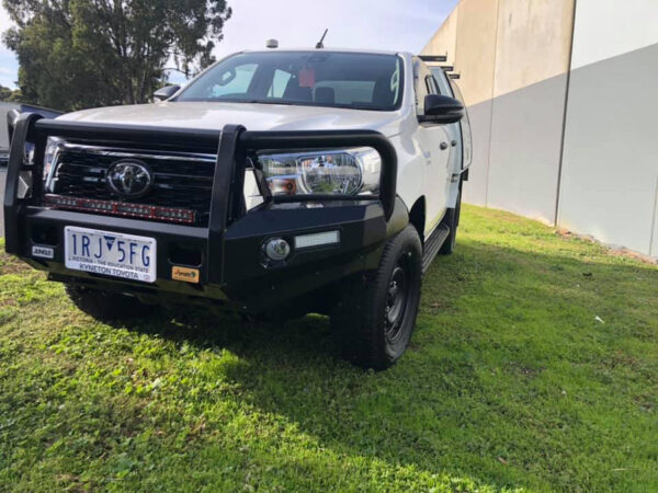 jungle 4x4 bull bar toyota hilux rogue front 2018+