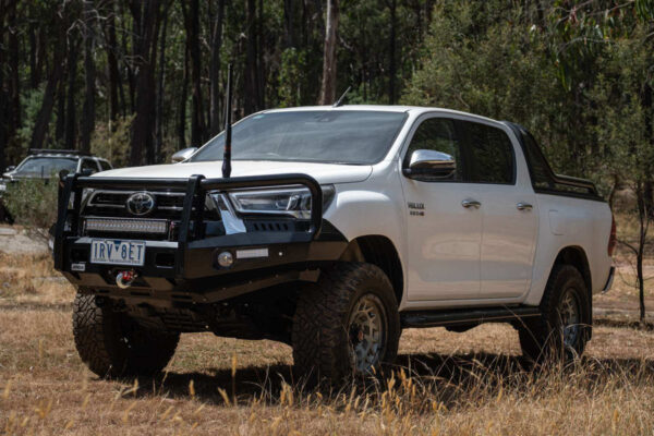 jungle 4x4 bull bar toyota hilux 2020+