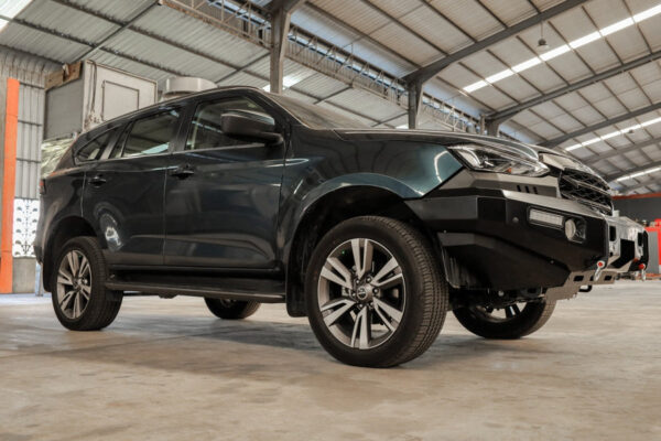 jungle 4x4 bull bar isuzu mux 2020+